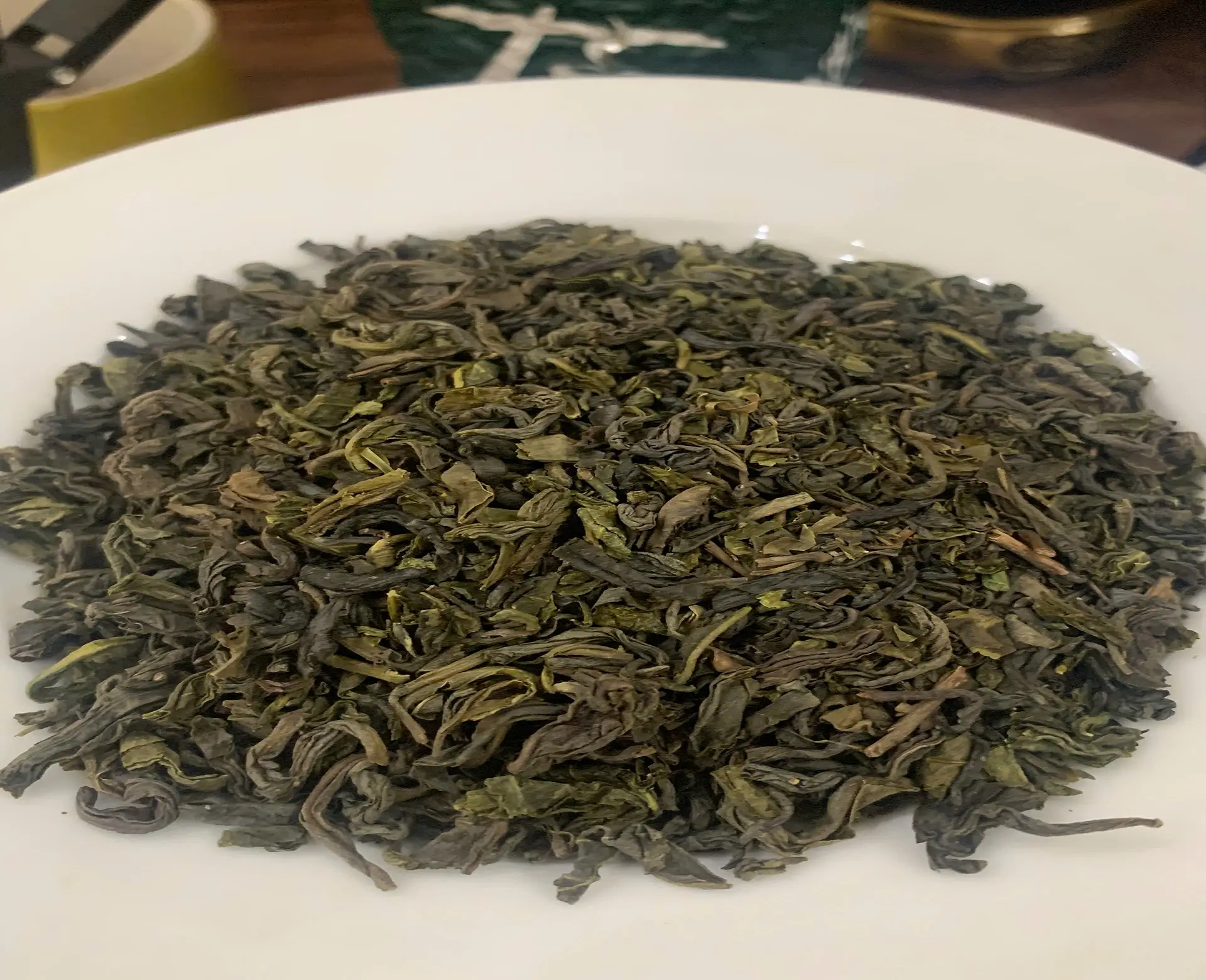 trà cắt máy lá to mùi ngái